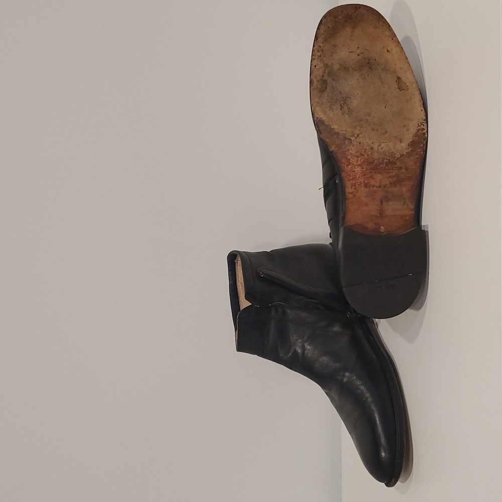 Bally Rivielo Black Zip Ankle Dress Shoes